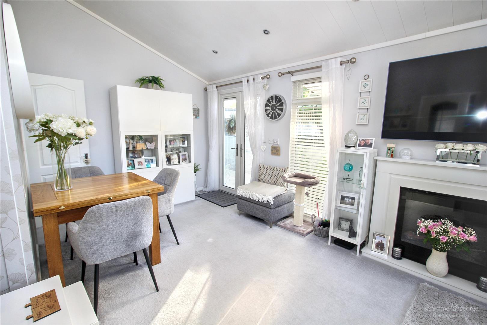 Second Avenue, Garston Park, Tilehurst